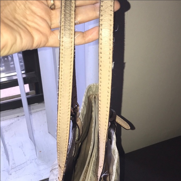 Authentic Michael Kors purse. - Picture 3 of 8